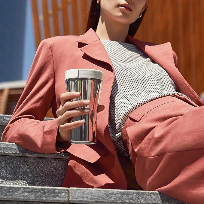Alessi "Caffè Travel Mug" GIA 24 W coperchio in resina termoplastica bianca e mug in acciaio inossidabile 18/10, 18 x 9.7 x 10