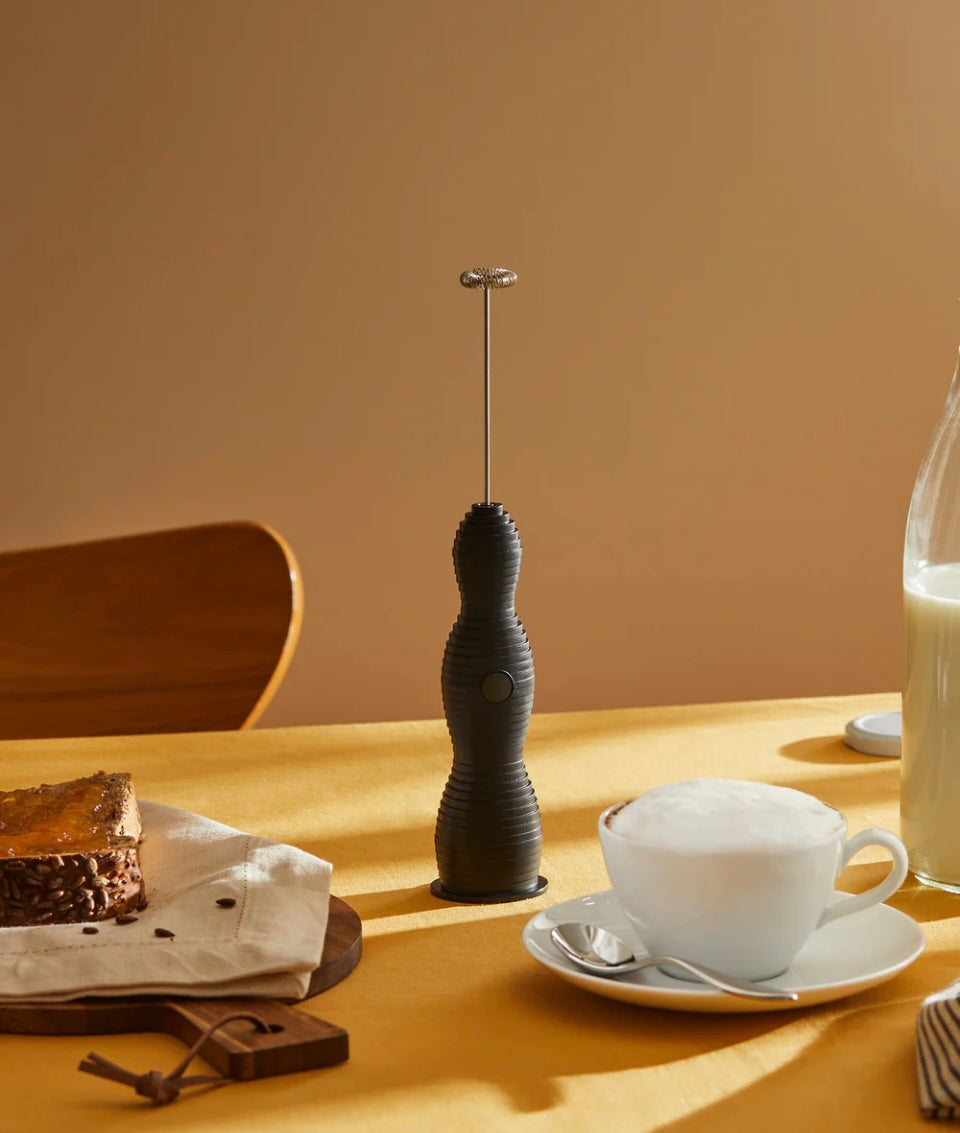 Alessi “Pulcina” Frullino Montalatte Nero